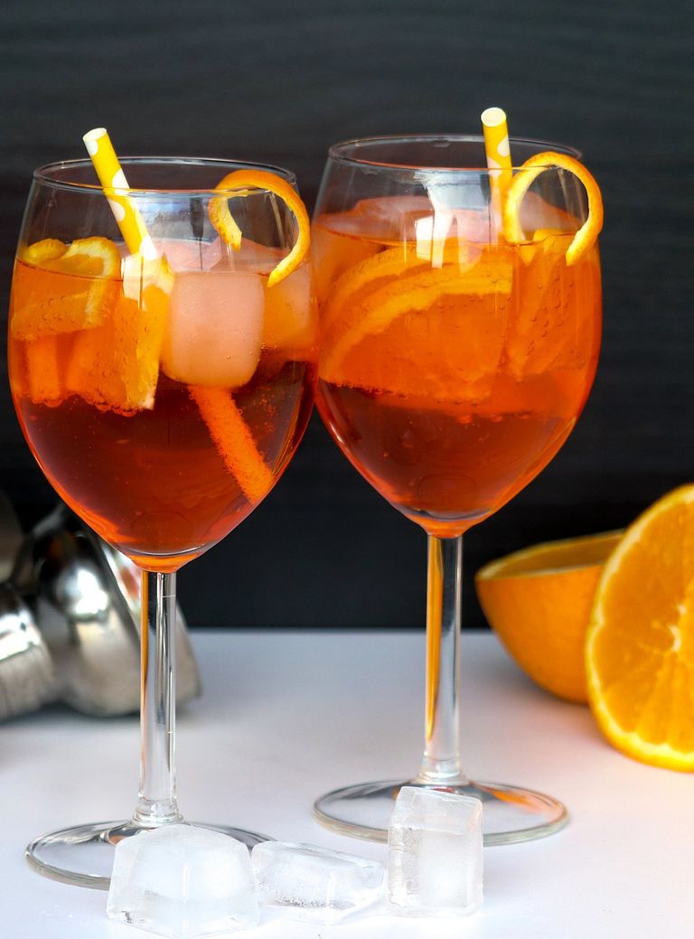 Aperol mit Gin als Cocktail